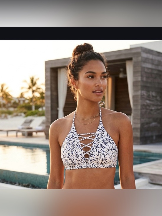 Athleta Other - Athleta Swim Lace-Up Halter Bikini Top in White Floral Print

SEND ME OFFERS